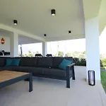 Willa With Pool And Stunning 180 Degrees View