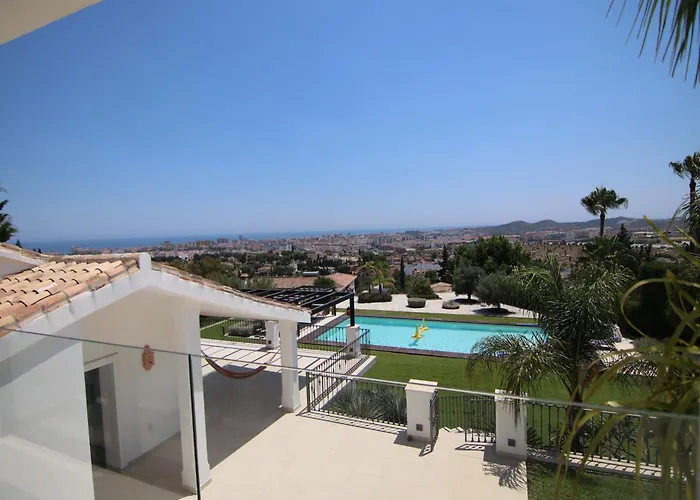 With Pool And Stunning 180 Degrees View * מיחאס