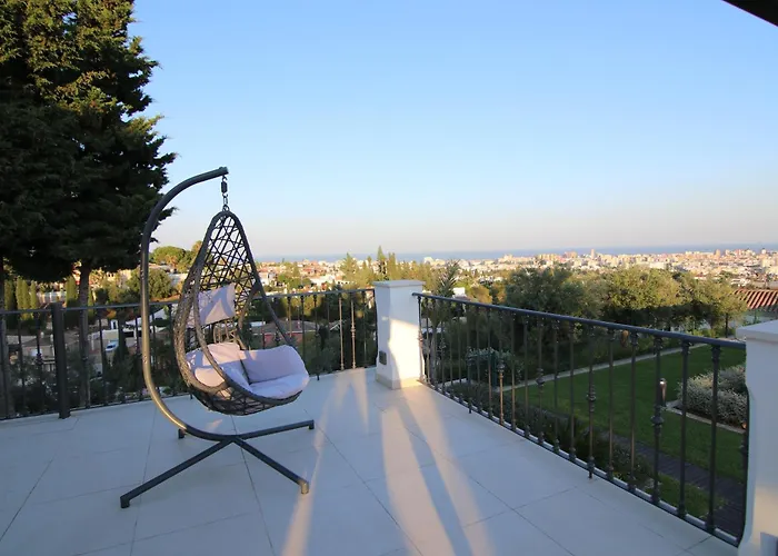 With Pool And Stunning 180 Degrees View וילה