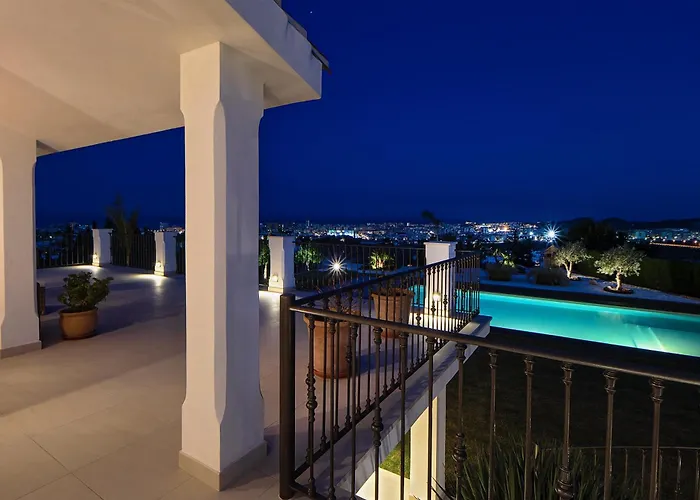 With Pool And Stunning 180 Degrees View וילה מיחאס